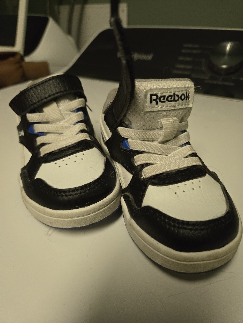 Lightly Used Toddler Reebock Sneakers White Blue & Black Sz 5